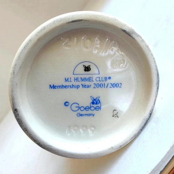 M.I. Hummel Club #1664 Figure "Puppet Princess" EXC, Original Packaging - Picture 8 of 10